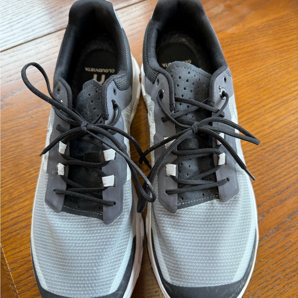 On cloud cloudvista size 10 women’s shoes excellent condition